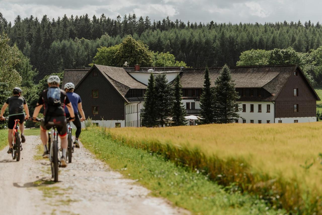 Waldhotel Kreuztanne Sayda Eksteriør bilde